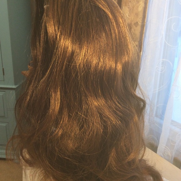 Wig - Picture 2 of 4